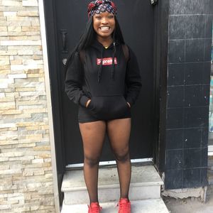 Meet your Posher, Renesia